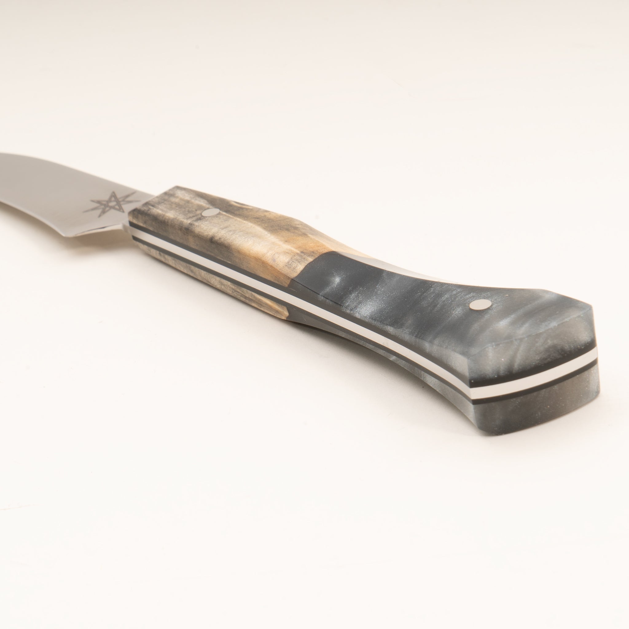 Detail photo of Town Cutler Bird's Beak knife with silvery resin and wood handle