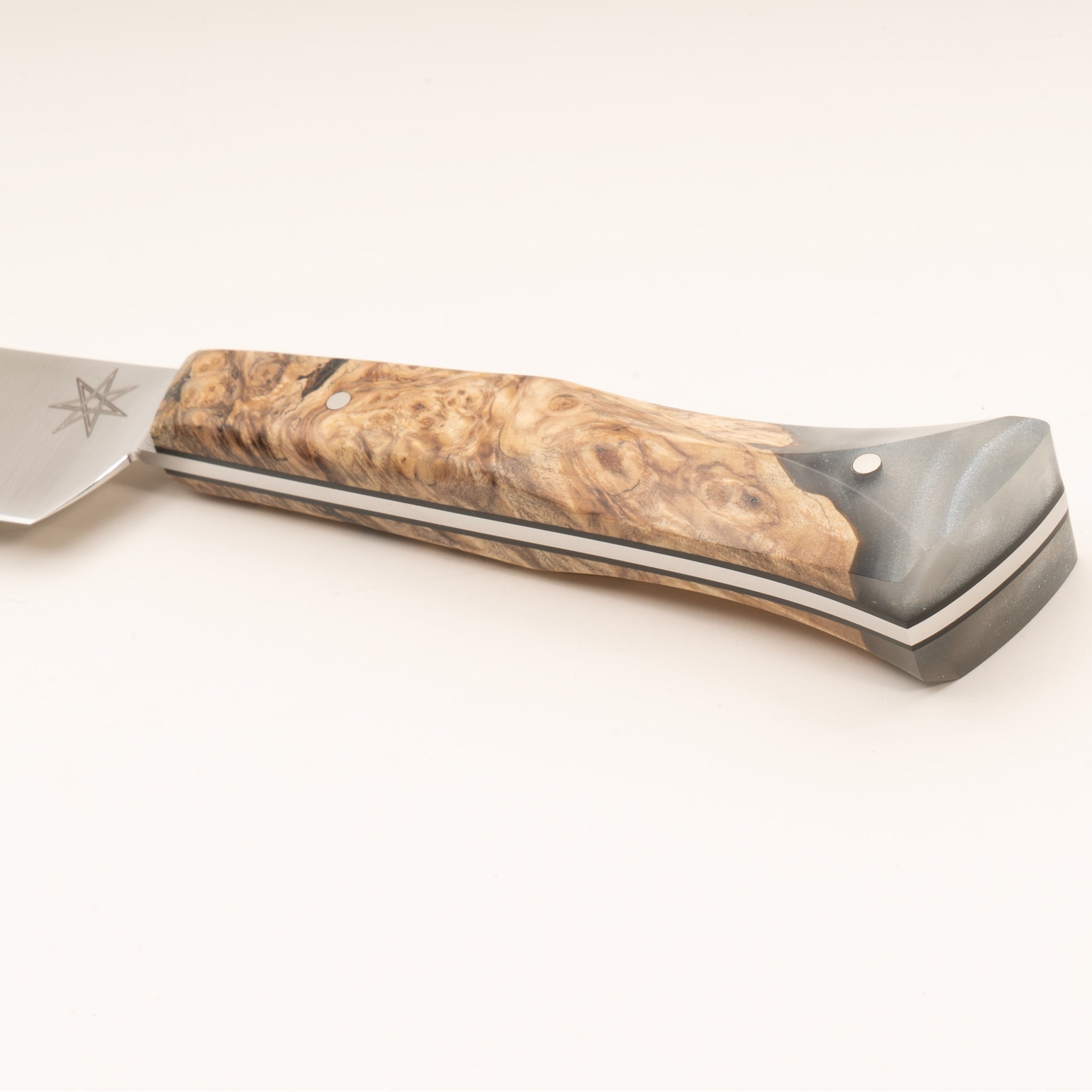 Detail photo of Town Cutler slicer carving knife with silvery resin and wood handle