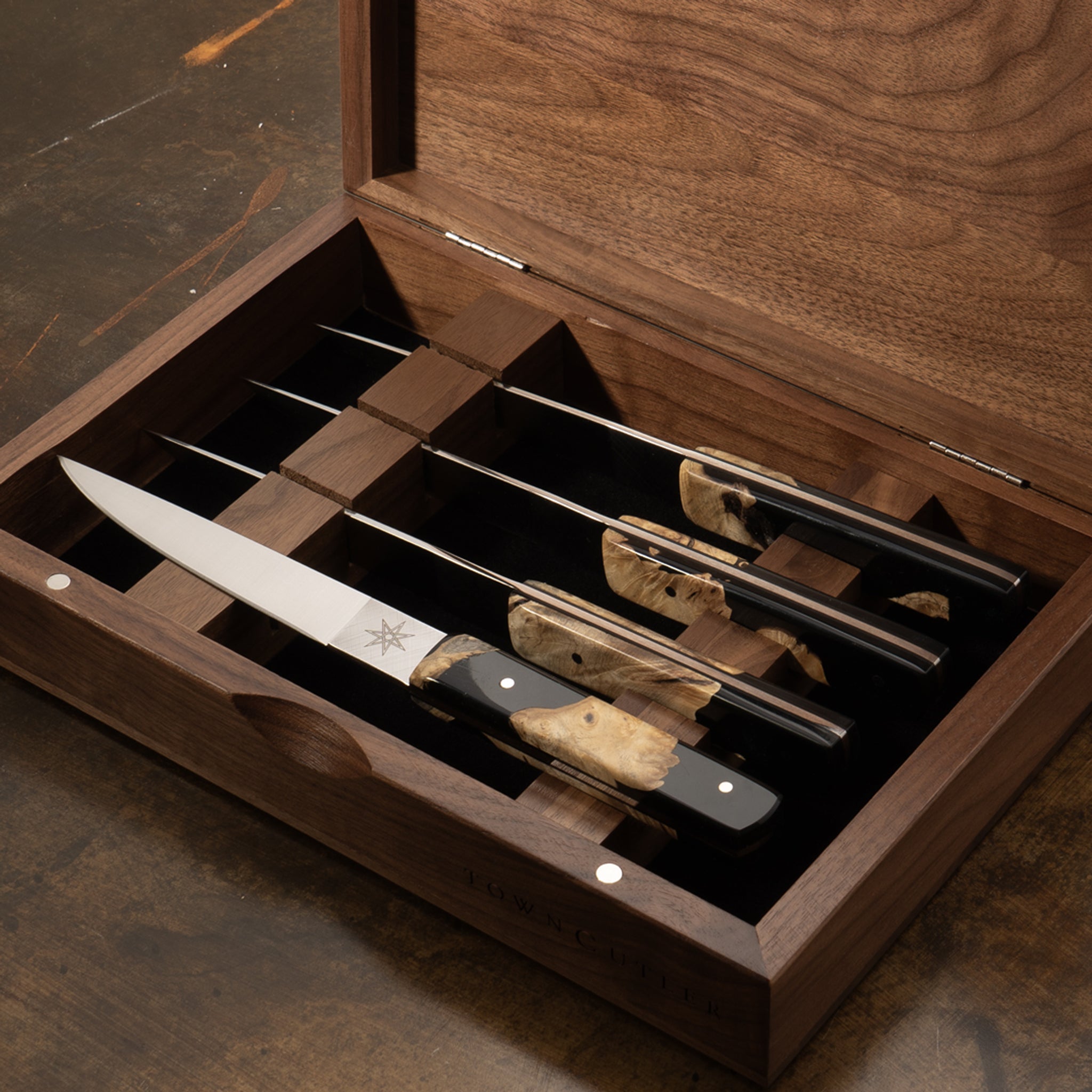 Detail photo of Desert Dawn Steak Knife Set in wood storage box.